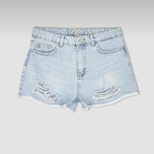 Brand new women ripped short size 26